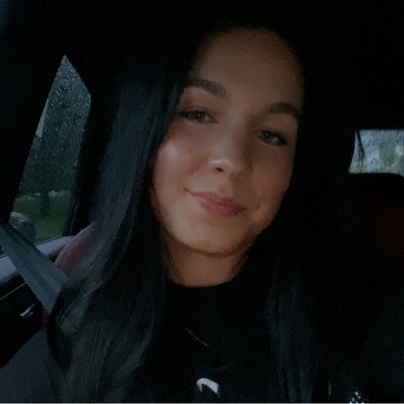 Meet your Posher, Anastasia - Picture 1 of 1